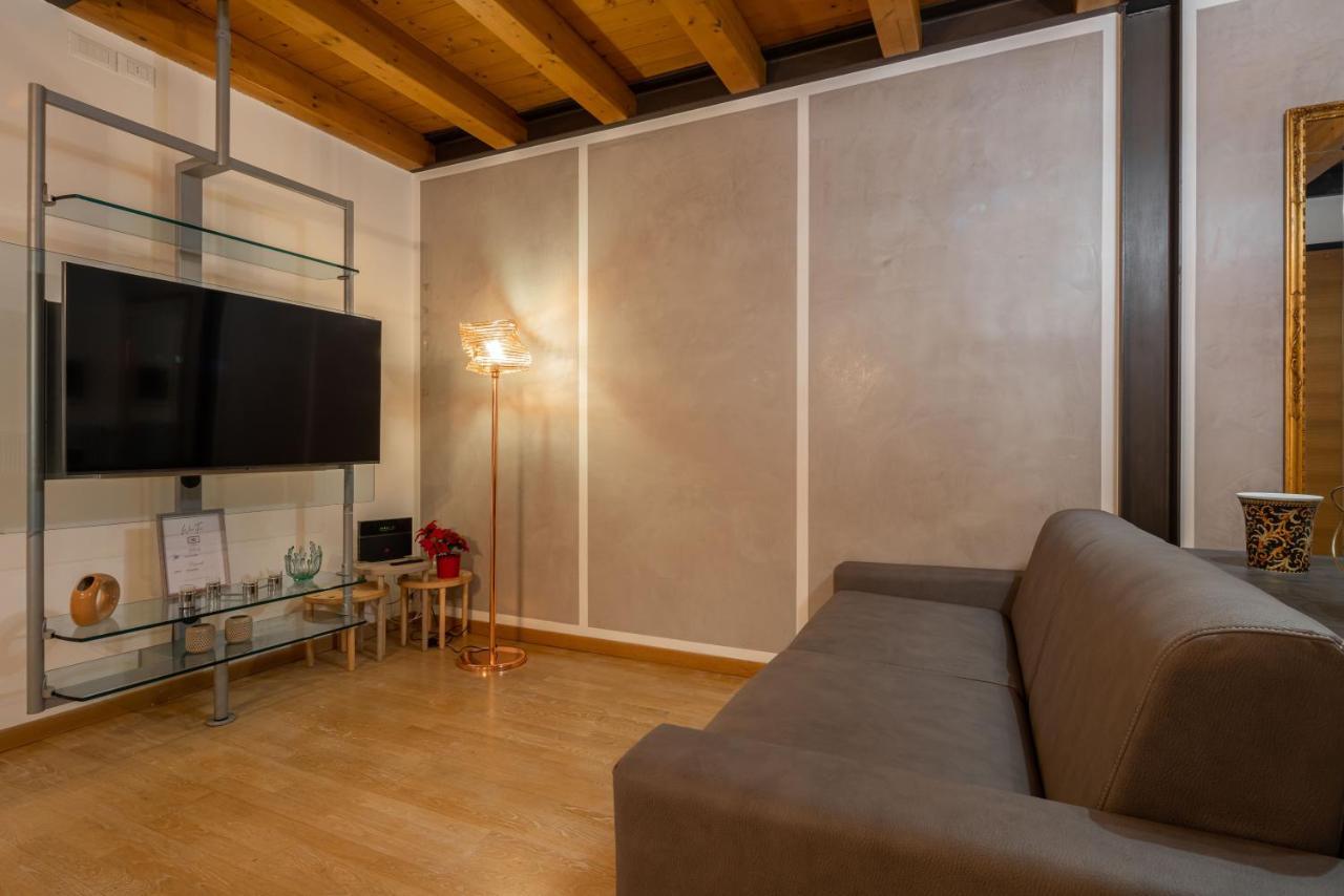 Venezia-Suite HemingwayA Pochi Passi Outlet Новента-ди-Пьяве Экстерьер фото